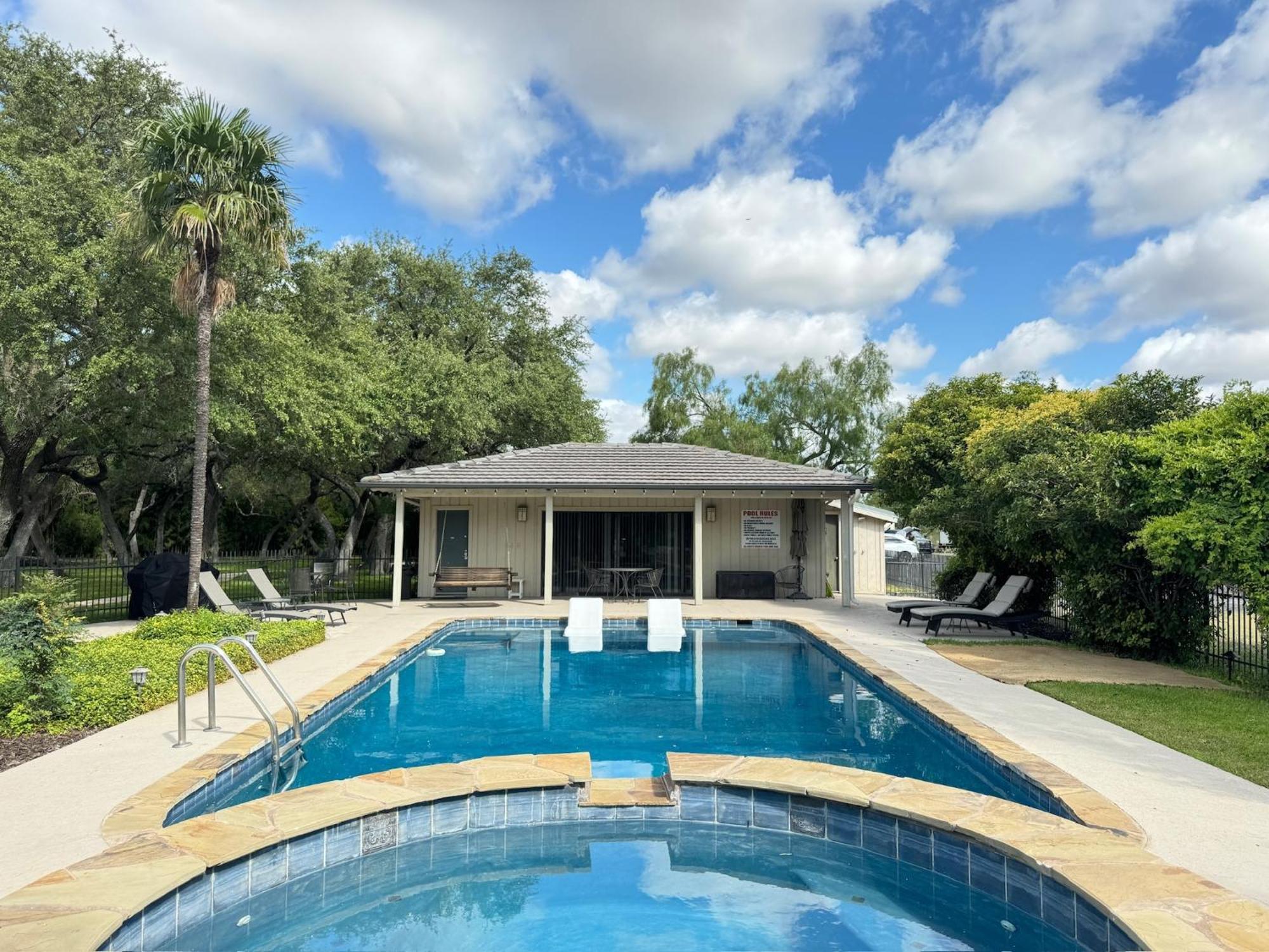 Live Oaks Bed And Breakfast Uvalde Luaran gambar