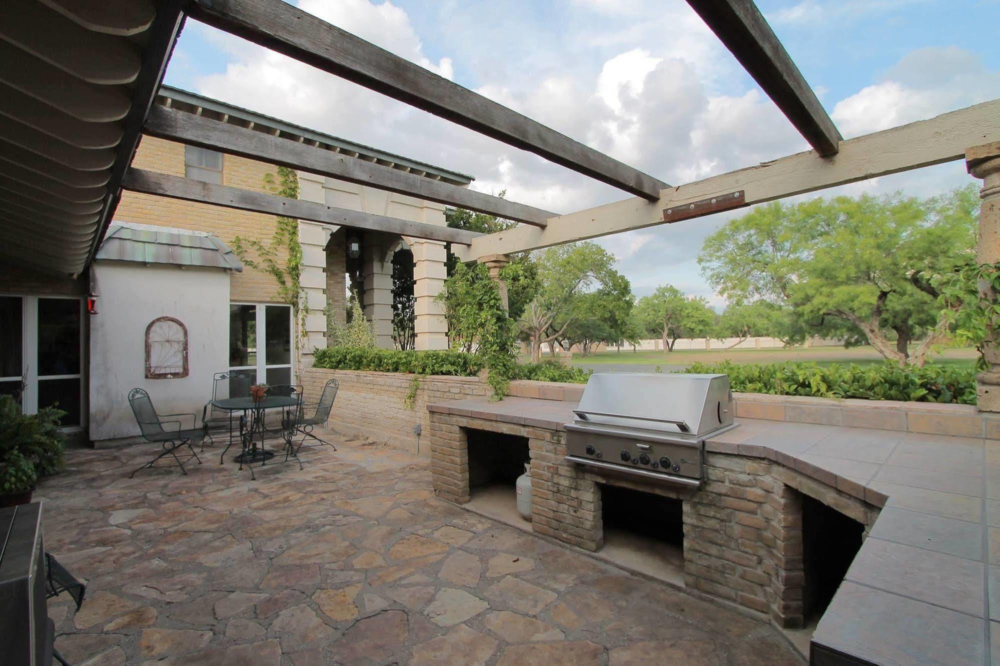 Live Oaks Bed And Breakfast Uvalde Luaran gambar